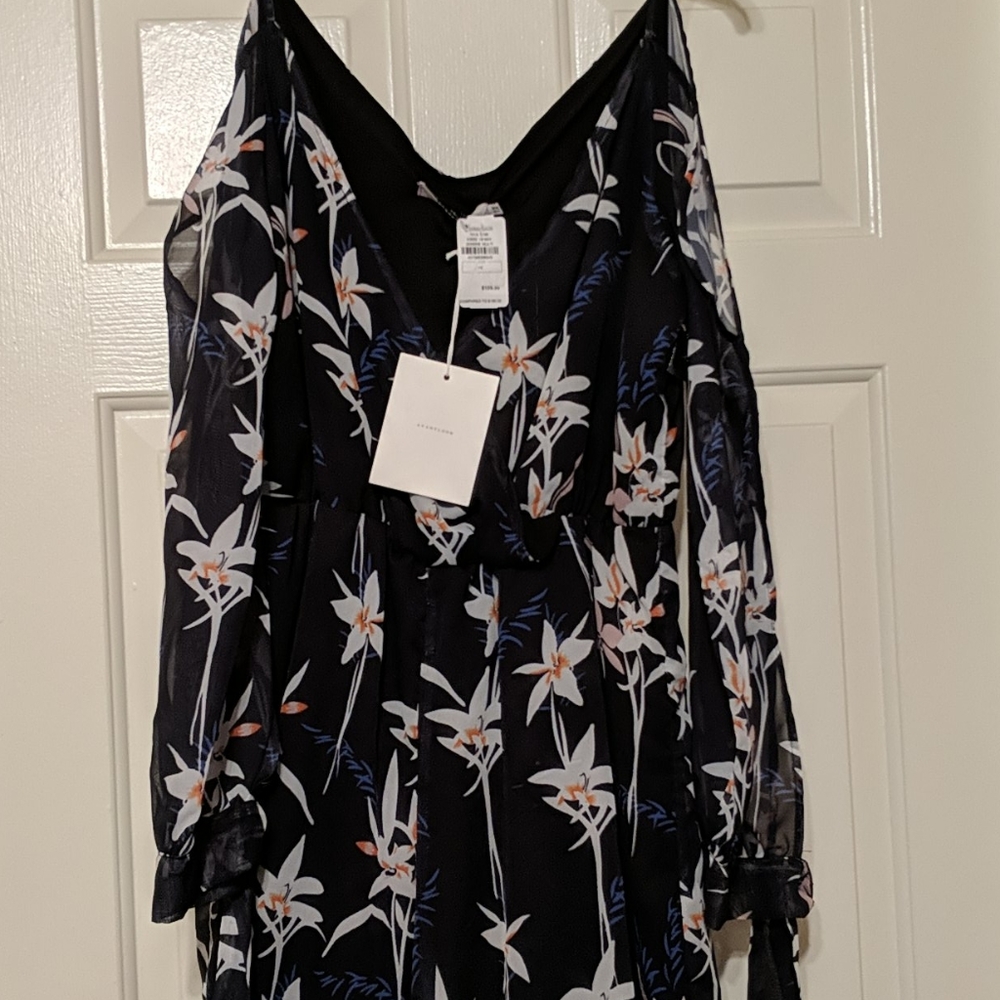 Jumpsuit - Picture 5 of 6